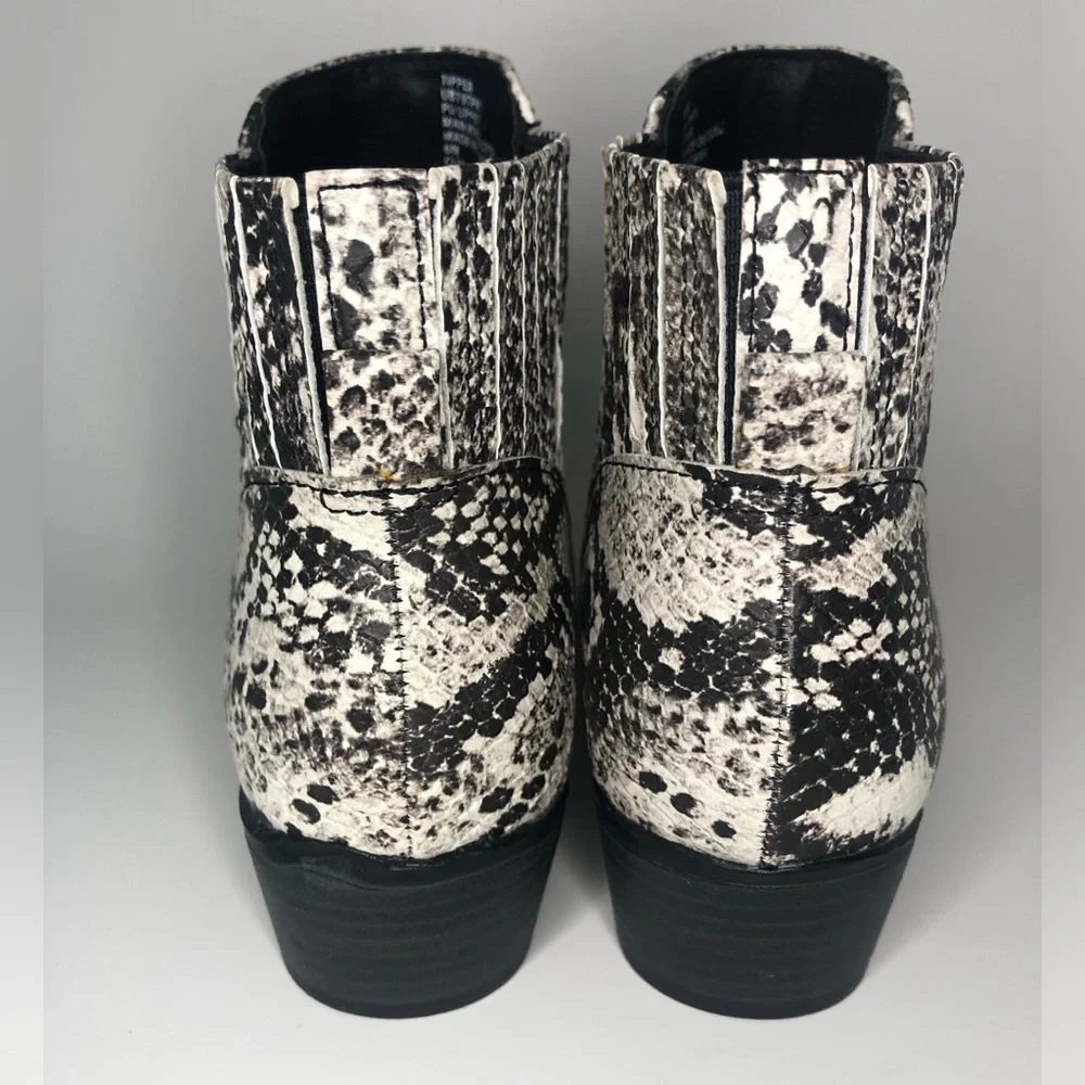 Union Bay Faux Snake Print Almond Toe Black and White Slip On Boot Size 6M NWT
